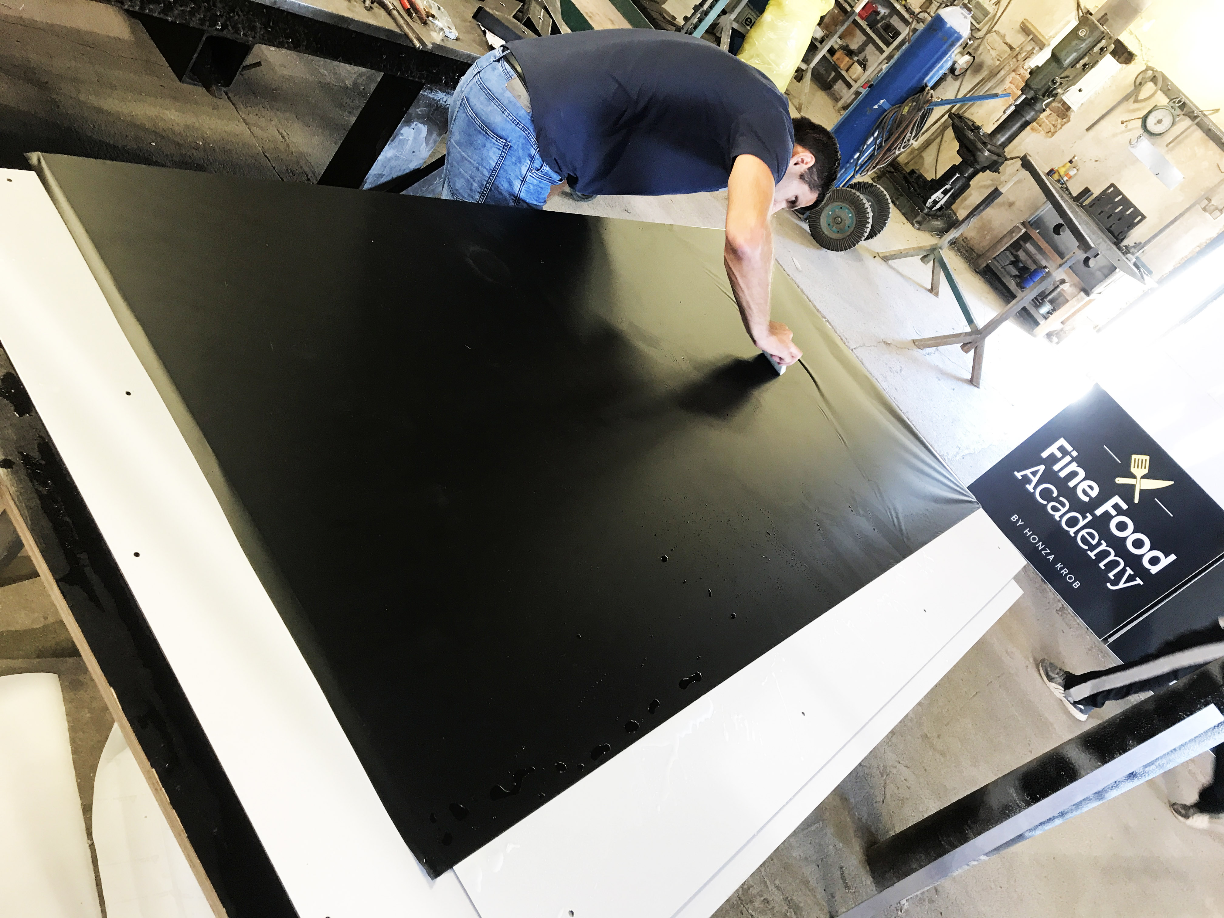 Výroba a montáž prodejního stánku